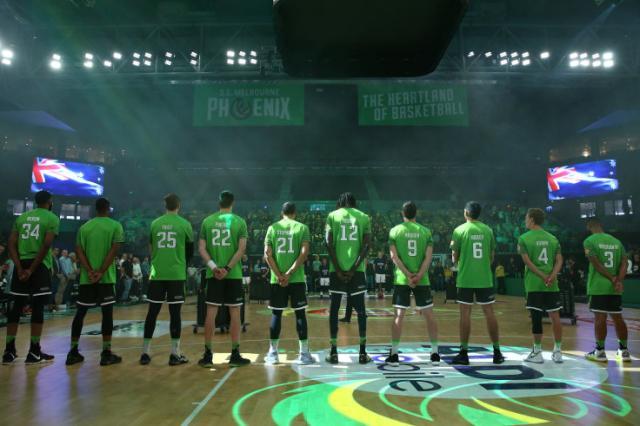 乐鱼leyu体育-于各自命运的转角相遇 周琦和凤凰能否撞出璀璨？