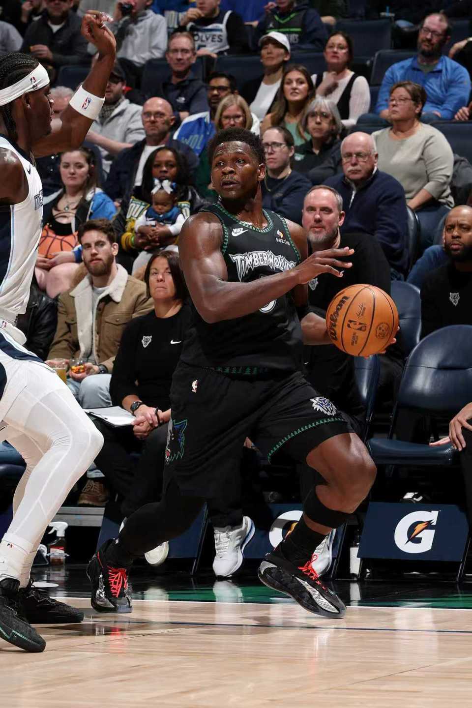 乐鱼leyu体育-森林狼拒灰熊17分逆转：华子41+6+5神迹超科比历史第二 仅输乔丹