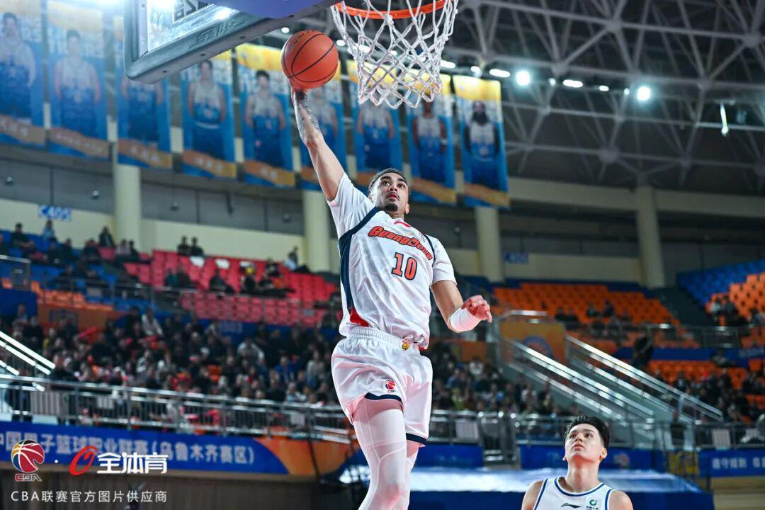 乐鱼网页版登录入口官网-下半场进攻乏力，华南虎客场憾负新疆